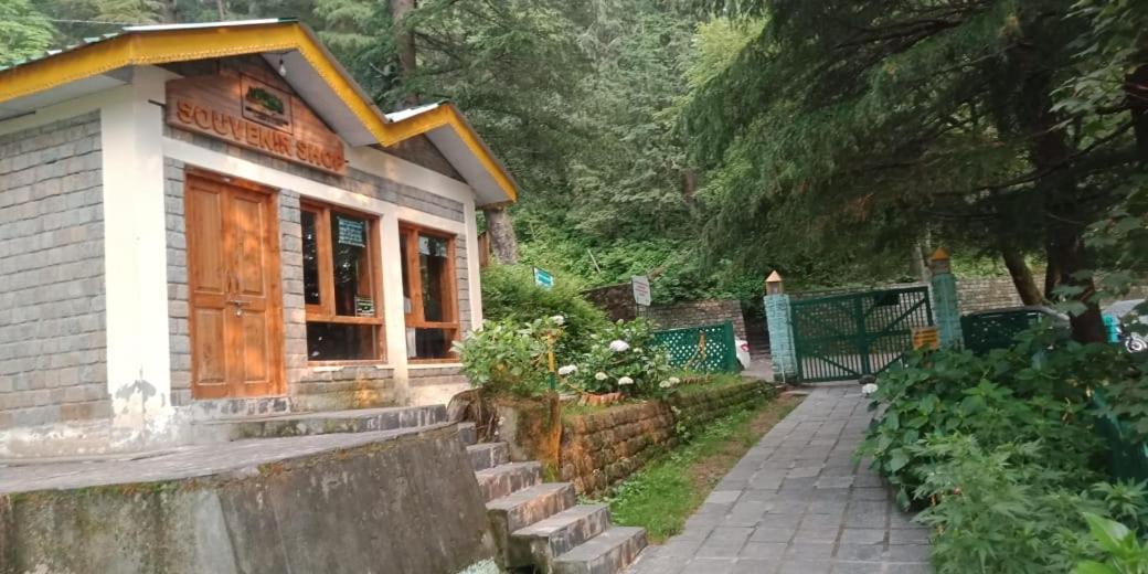 Hotel Forest View Lāhri 外观 照片